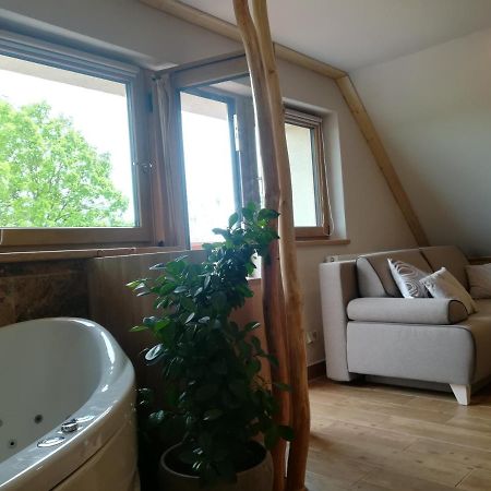 Apartman Life In Nature Jaronice Buitenkant foto