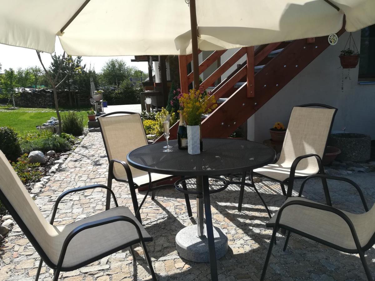 Apartman Life In Nature Jaronice Buitenkant foto
