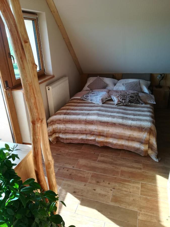 Apartman Life In Nature Jaronice Buitenkant foto