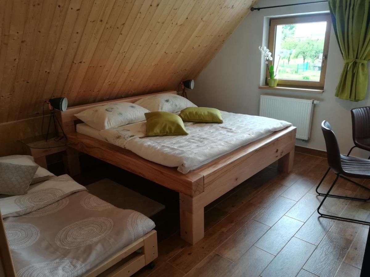 Apartman Life In Nature Jaronice Buitenkant foto