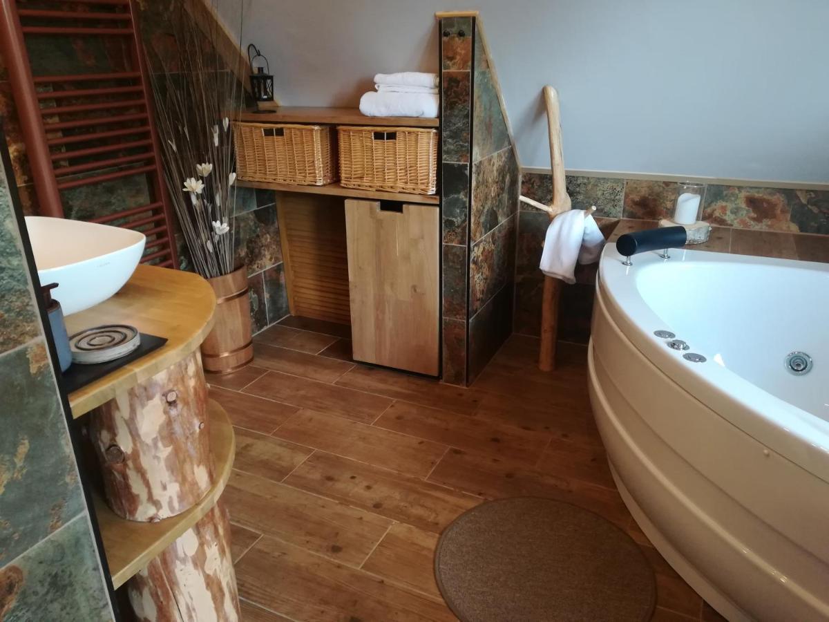 Apartman Life In Nature Jaronice Buitenkant foto